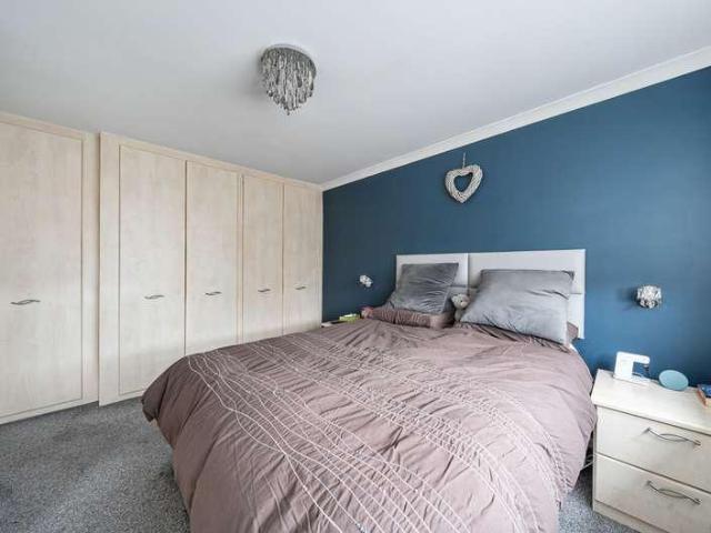 House for sale in Emmbrook, Wokingham