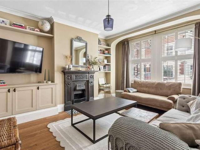 House for sale in London Borough of Merton, Mitcham