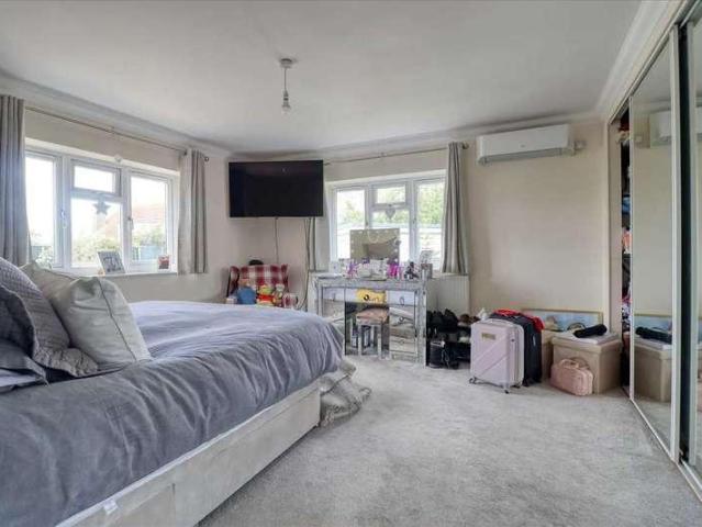 House for sale in Holland-on-Sea, Dale Hill