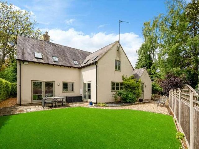 House for sale in The Hollows, Stratford-on-Avon