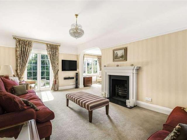 House for sale in Potters Bar, Cranborne