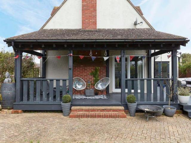House for sale in Chipping Hill, Essex