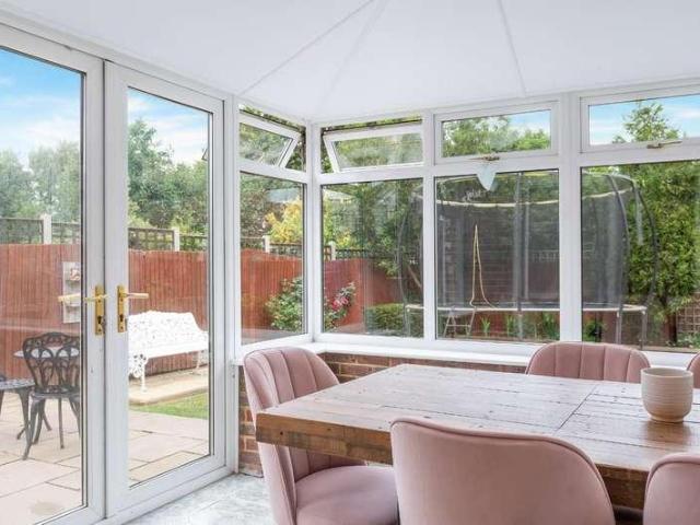 House for sale in Stoneleigh, Ewell