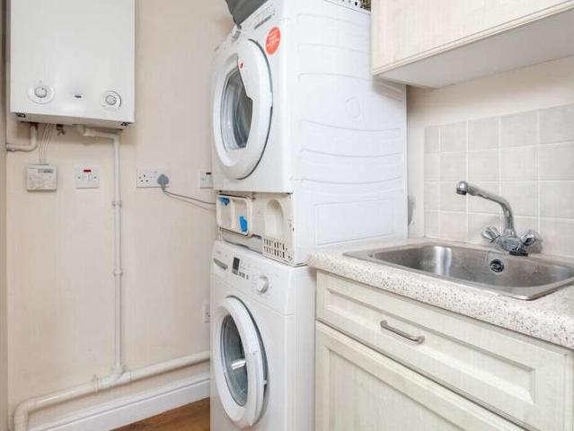 House for sale in Folkestone, Etchinghill