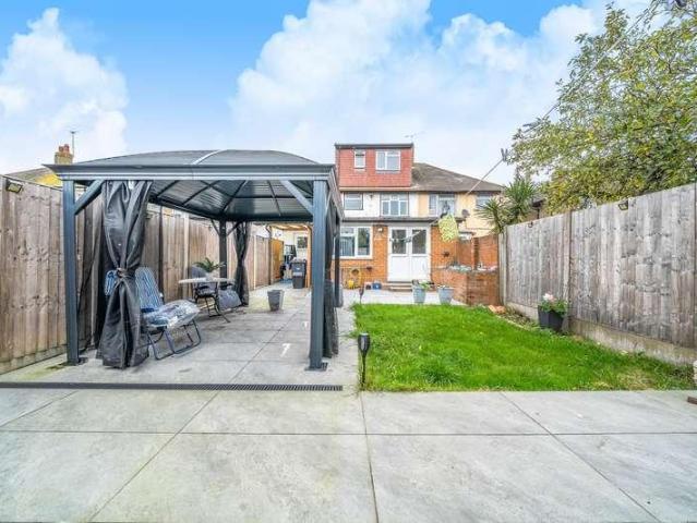 House for sale in Greater London