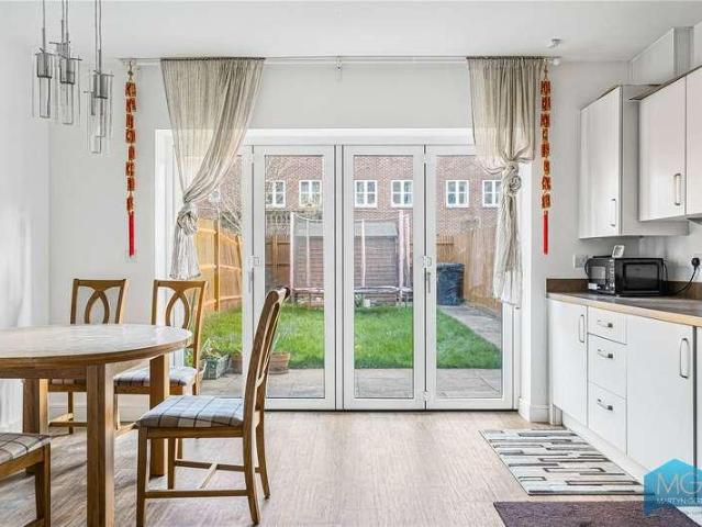 House for sale in Whetstone, Greater London