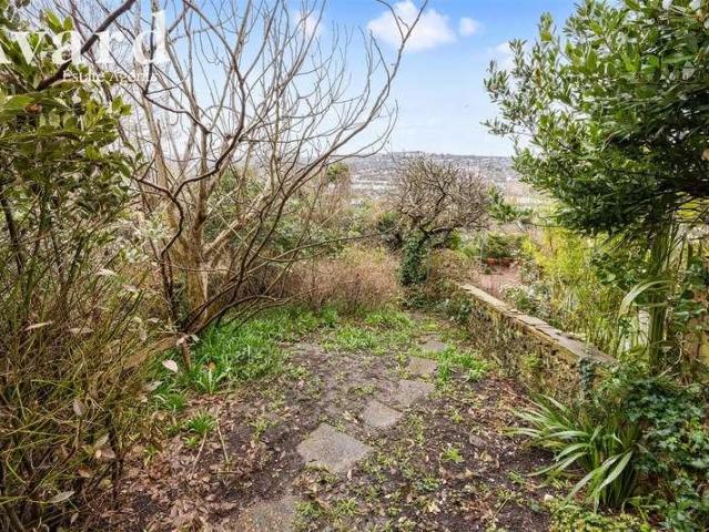 House for sale in Round Hill, Brighton & Hove