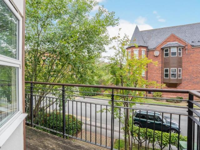 House for sale in Far Headingley, Weetwood