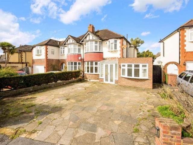 House for sale in Worcester Park, Worcester Park