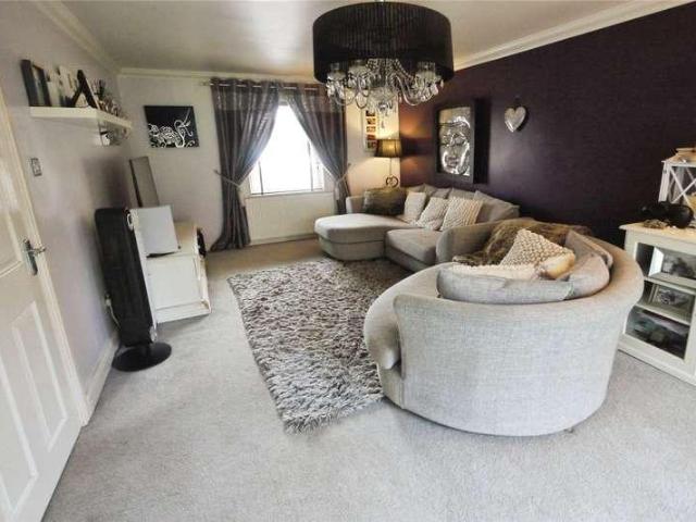 House for sale in Navestock Side, Essex