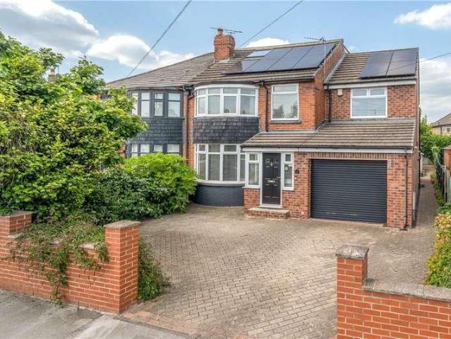 House for sale in Austhorpe, West Yorkshire
