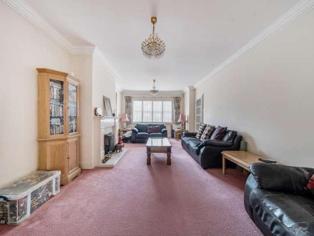 House for sale in Pinner, Pinner