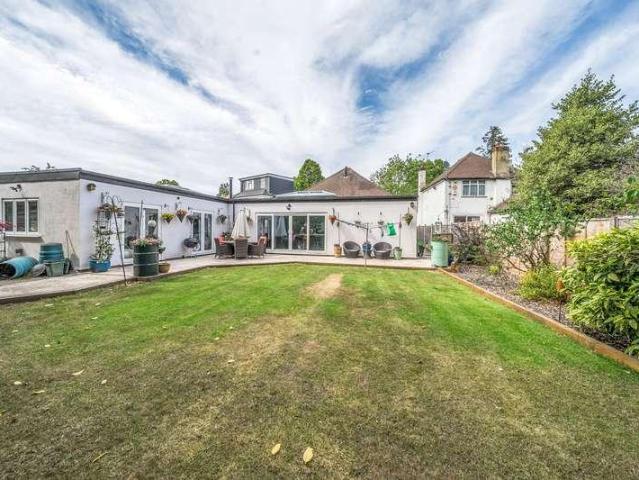House for sale in Pinner, Northwood