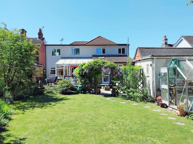 House for sale in Sarisbury Green, Fareham