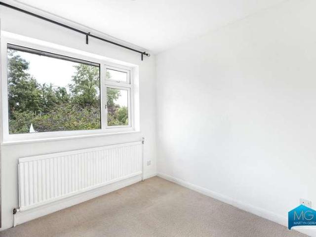 House for sale in The Hale, Mill Hill