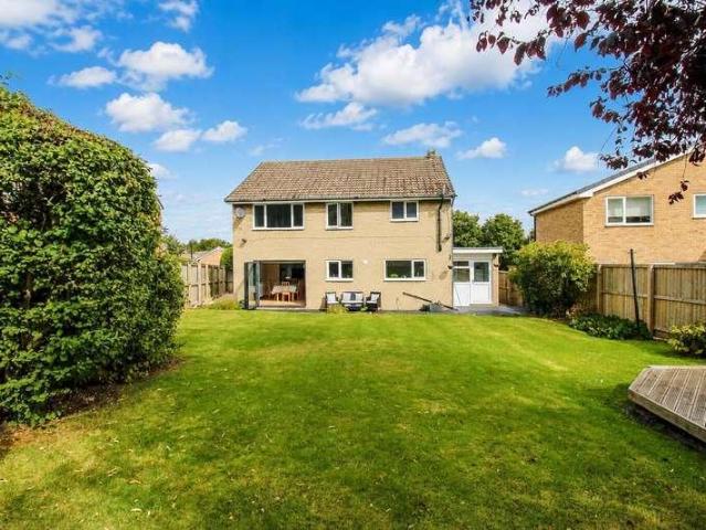 House for sale in Thornhill Lees