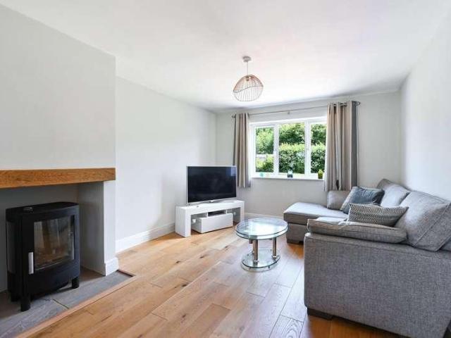 House for sale in Hillview, Surrey