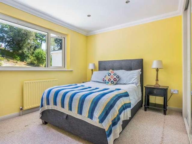House for sale in Holdenhurst, Bournemouth