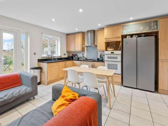 House for sale in Summerstown, Upper Tooting