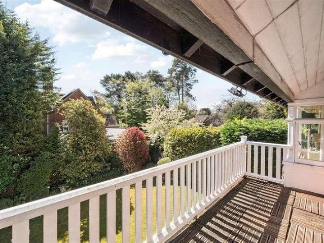 House for sale in Finchampstead, Crowthorne