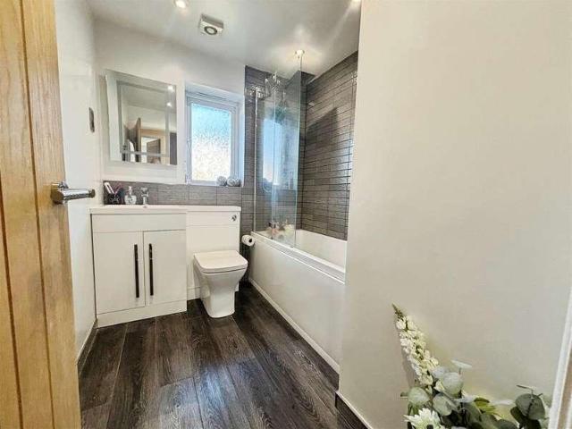 House for sale in Slack Side, West Yorkshire