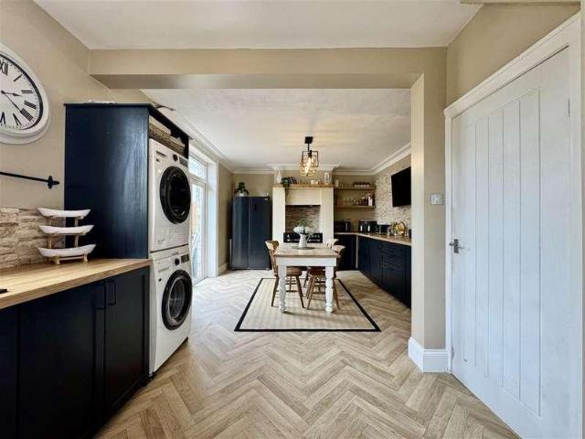 House for sale in Almondbury, West Yorkshire