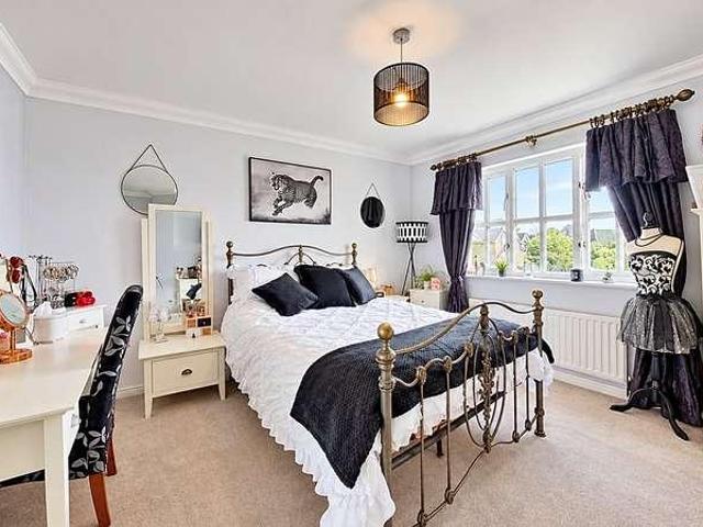 House for sale in Hunter's Forstal, Canterbury