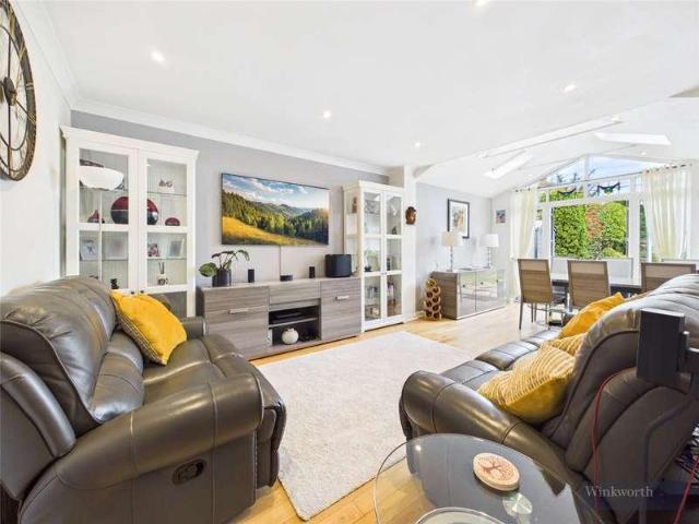 House for sale in Hook, Greater London