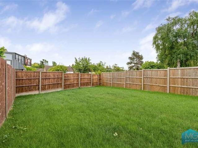 House for sale in New Barnet, Greater London