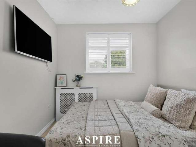 House for sale in Noak Hill, Noak Bridge