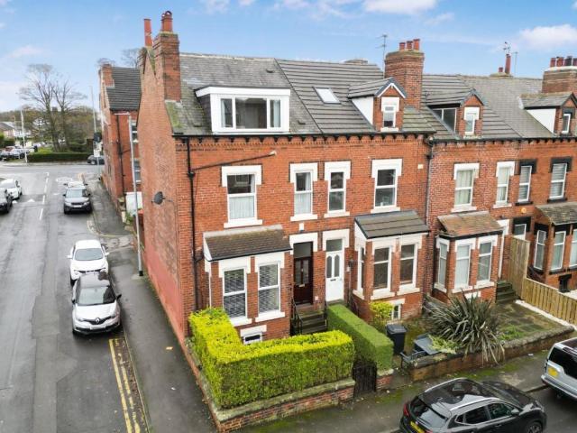 House for sale in Roundhay, West Yorkshire