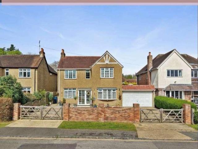 House for sale in Chalfont St. Peter, Denham