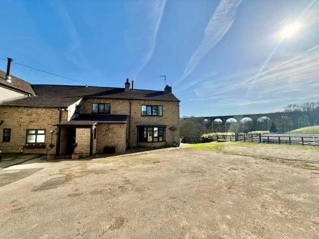 House for sale in Waterloo, Compstall