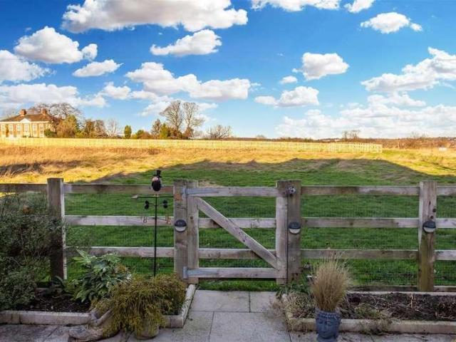 House for sale in Austhorpe, West Yorkshire