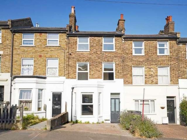 House for sale in London Borough of Lewisham, Greater London
