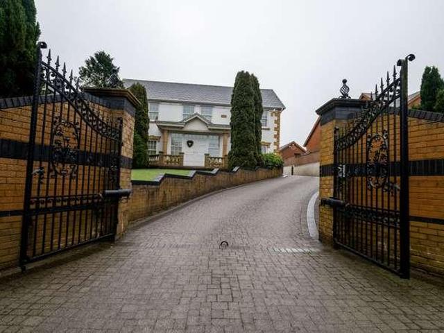 House for sale in Llannon, Tumble