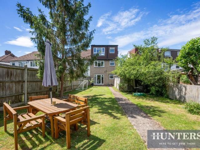 House for sale in Motspur Park, Greater London