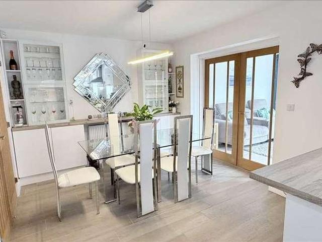 House for sale in New Waltham