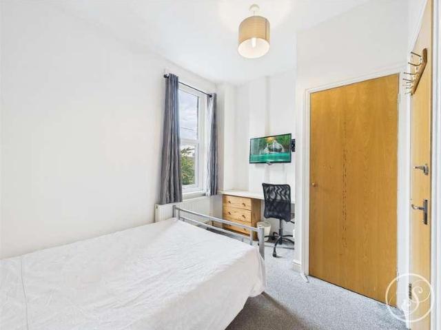 House for sale in Woodhouse, West Yorkshire