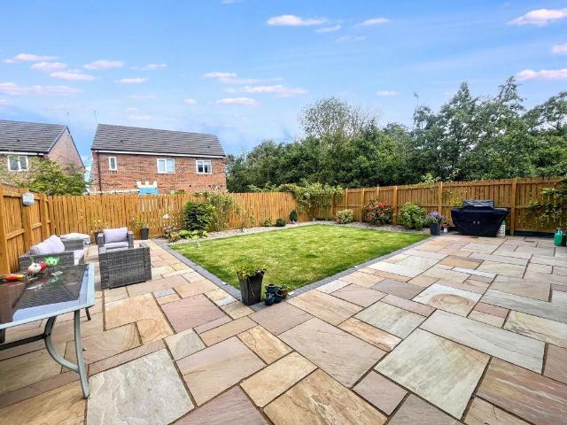 House for sale in East Chevington, Hadston