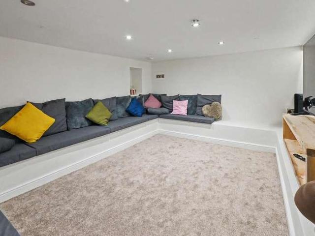House for sale in Kingsley Moor, Staffordshire