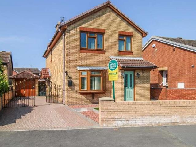 House for sale in Normanton and Altofts, West Yorkshire