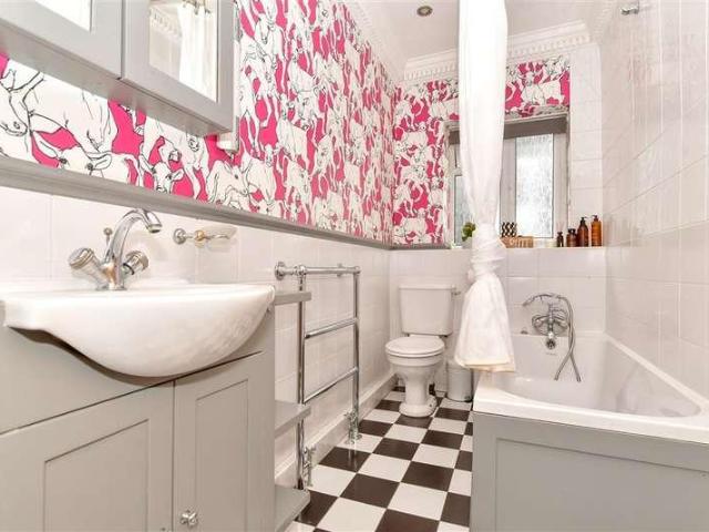 House for sale in Ivy Chimneys, Epping