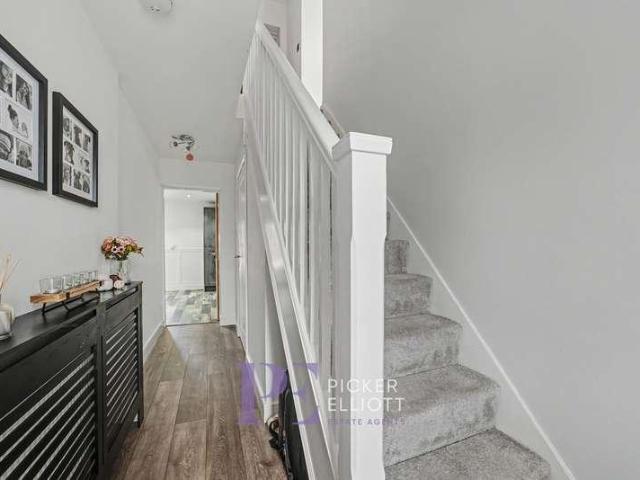 House for sale in Barwell, Barton