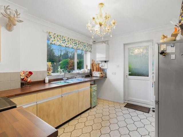 House for sale in Whinmoor, West Yorkshire