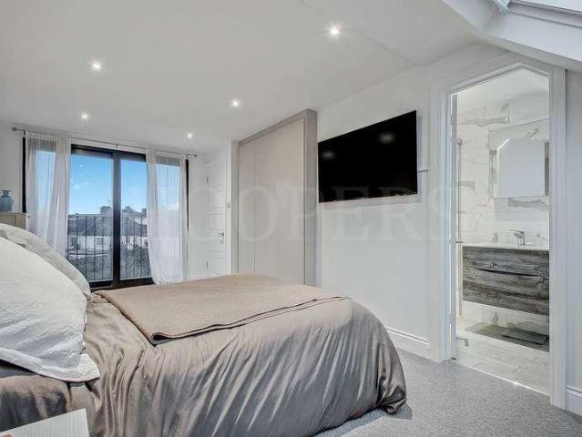 House for sale in Harlesden, Greater London