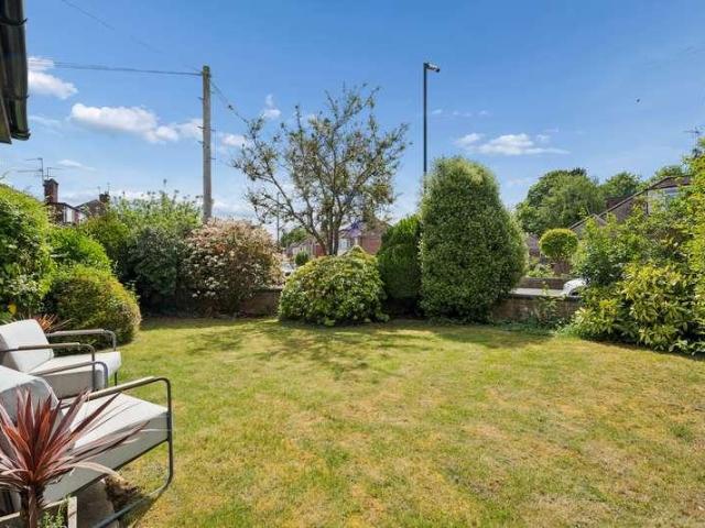 House for sale in Highway, Maidenhead