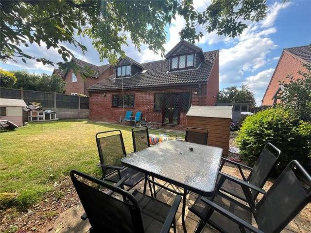 House for sale in Berry Hill, Potters Corner