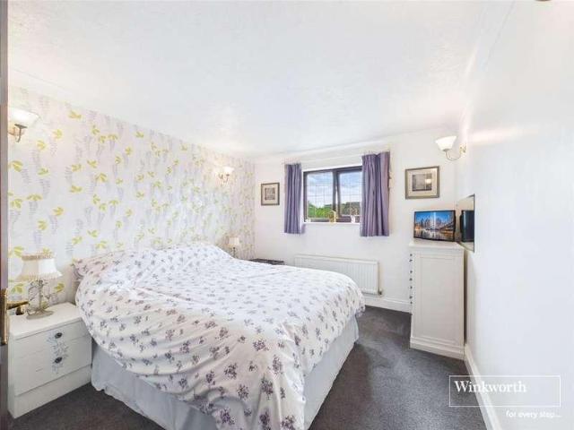 House for sale in Bucklebury, West Berkshire