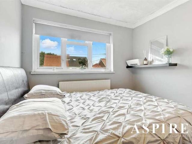 House for sale in Laindon, Essex